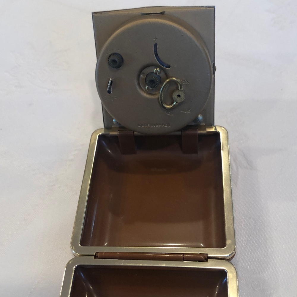 Compact clock - Picture 3 of 5